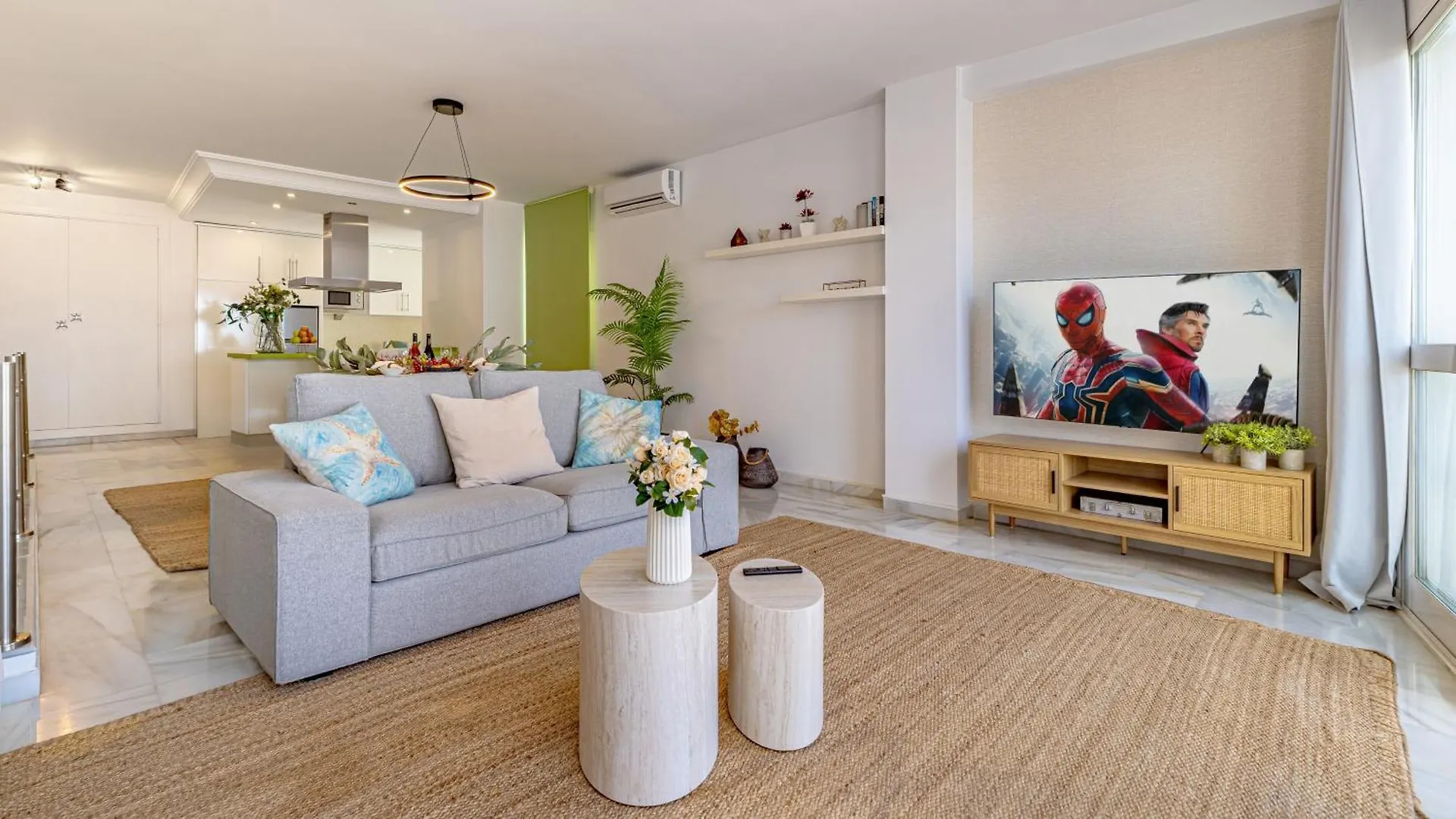 Apartment Vacation Marbella I Sea Views, 24-7 Security, Parking, Walk To Everything In Luxurious Puerto Banus