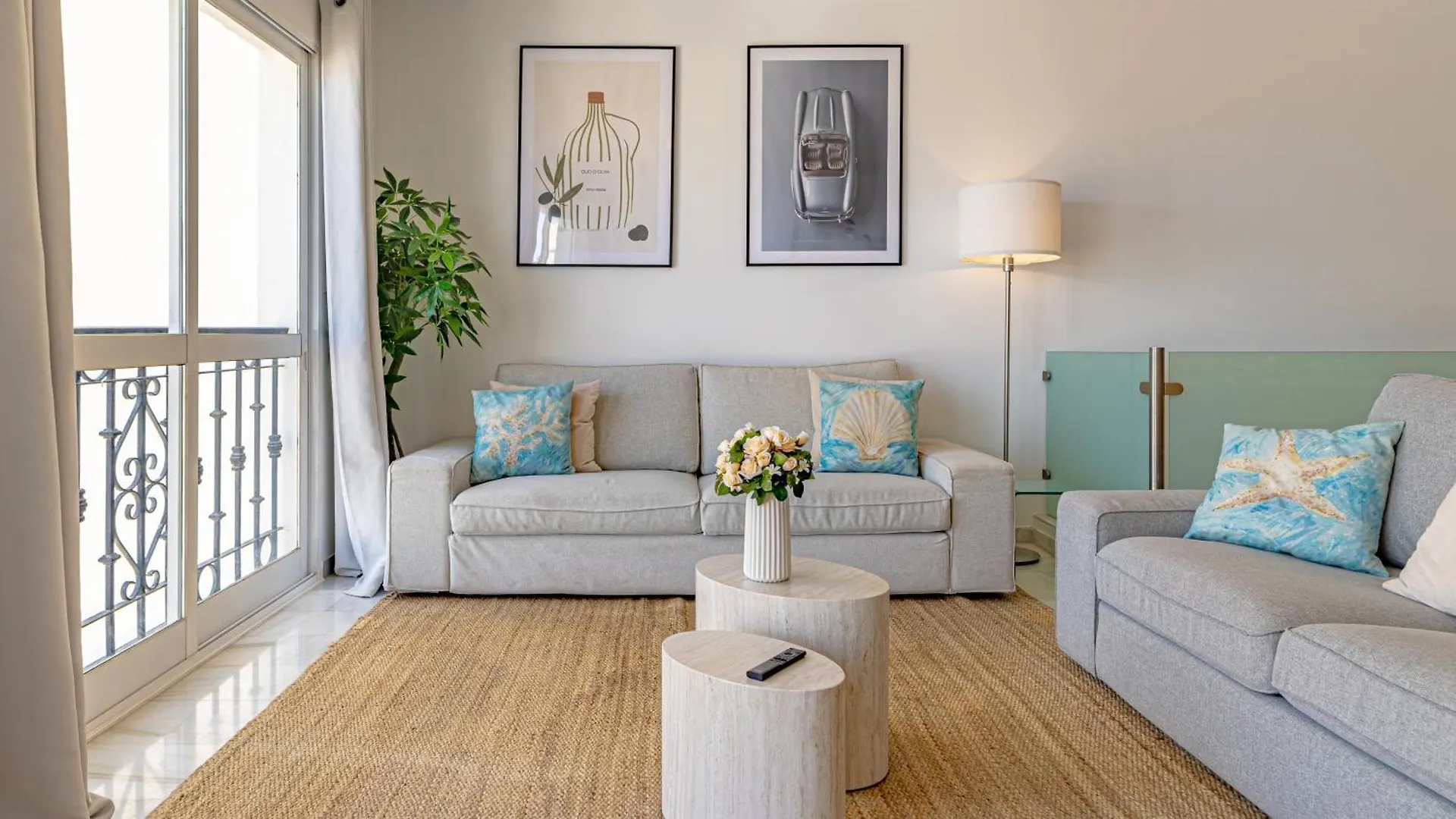 Apartment Vacation Marbella I Sea Views, 24-7 Security, Parking, Walk To Everything In Luxurious Puerto Banus