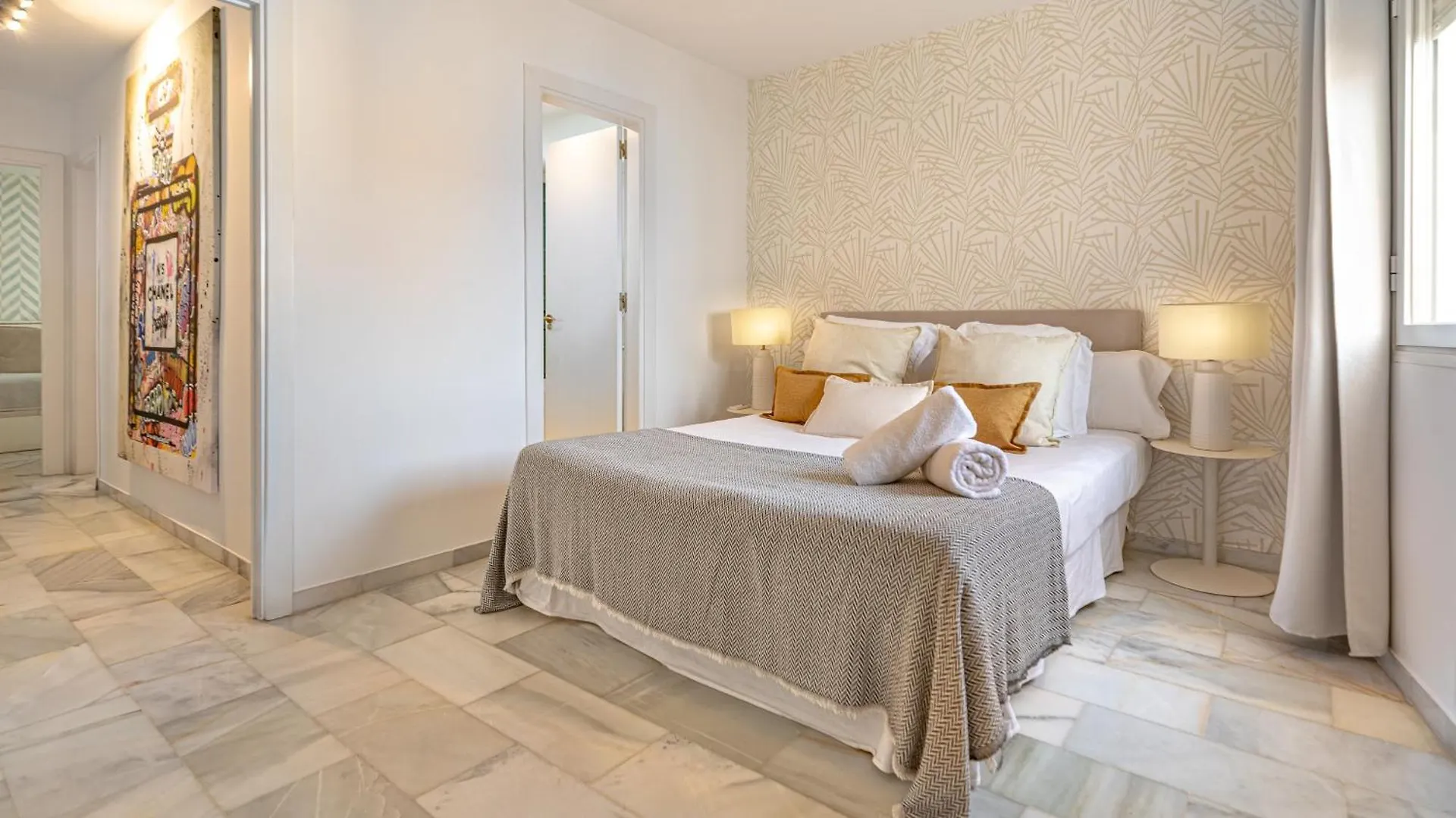Apartment Vacation Marbella I Sea Views, 24-7 Security, Parking, Walk To Everything In Luxurious Puerto Banus Spain